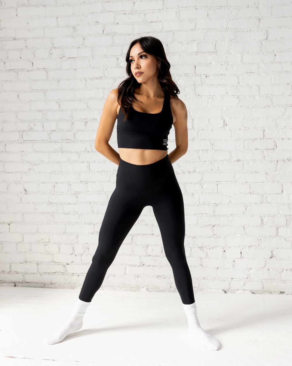Trendy and coordinated black fitness clothing