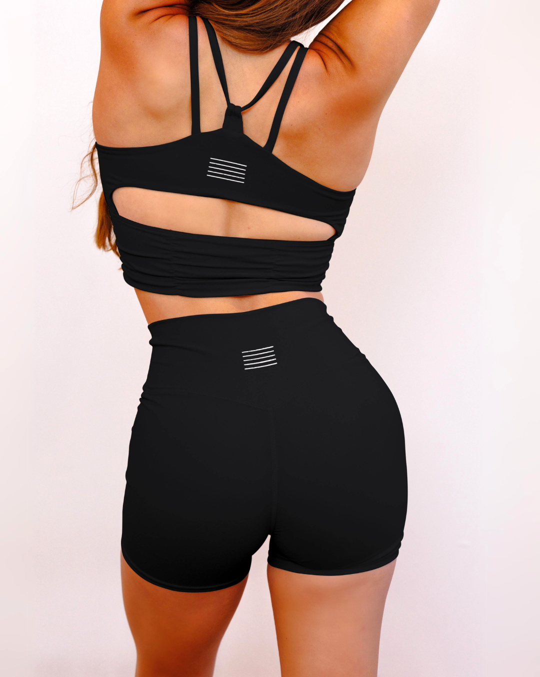 
                  
                    Lila Set - Black
                  
                