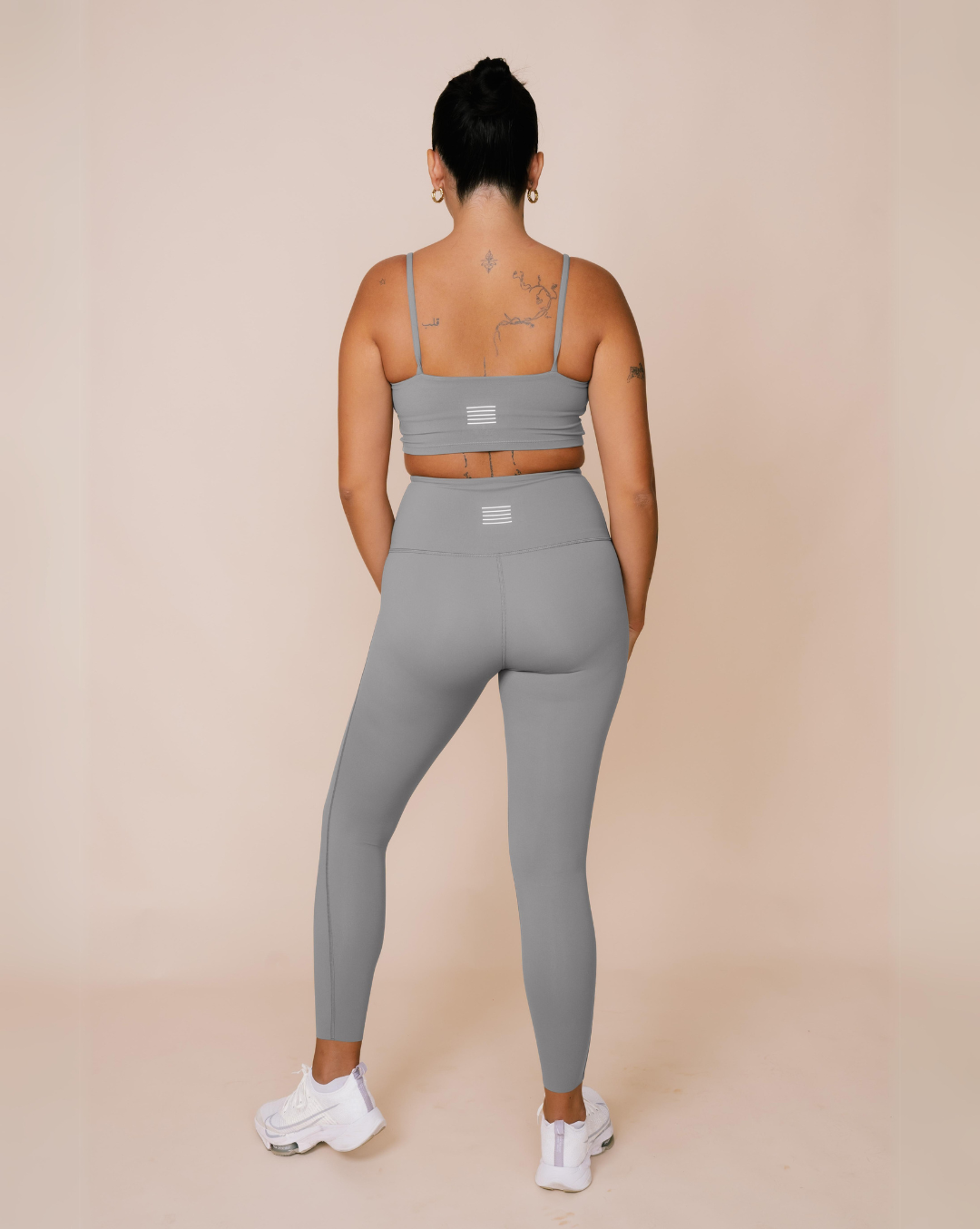 
                  
                    Sweatproof gray yoga pants for women
                  
                