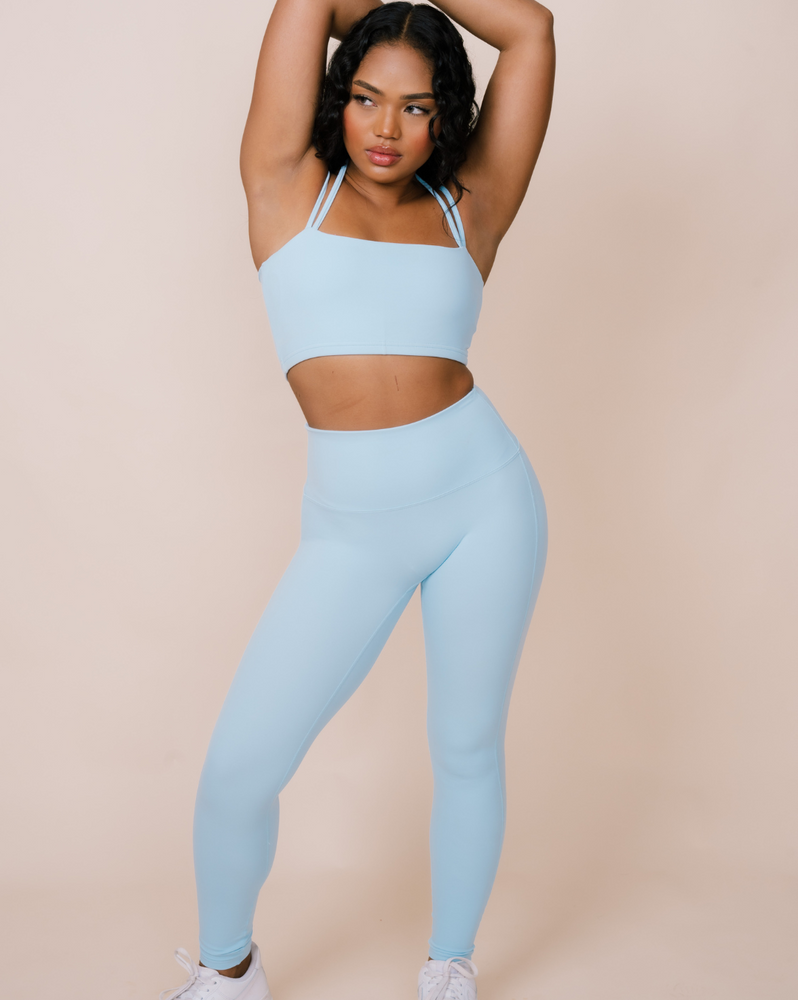 
                  
                    Performance-enhancing light blue gym outfit
                  
                