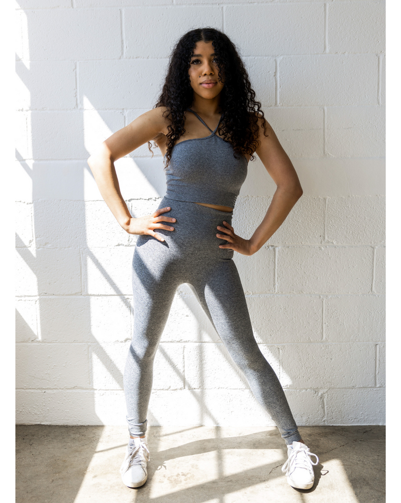 
                  
                    Supportive and chic gray yoga set
                  
                