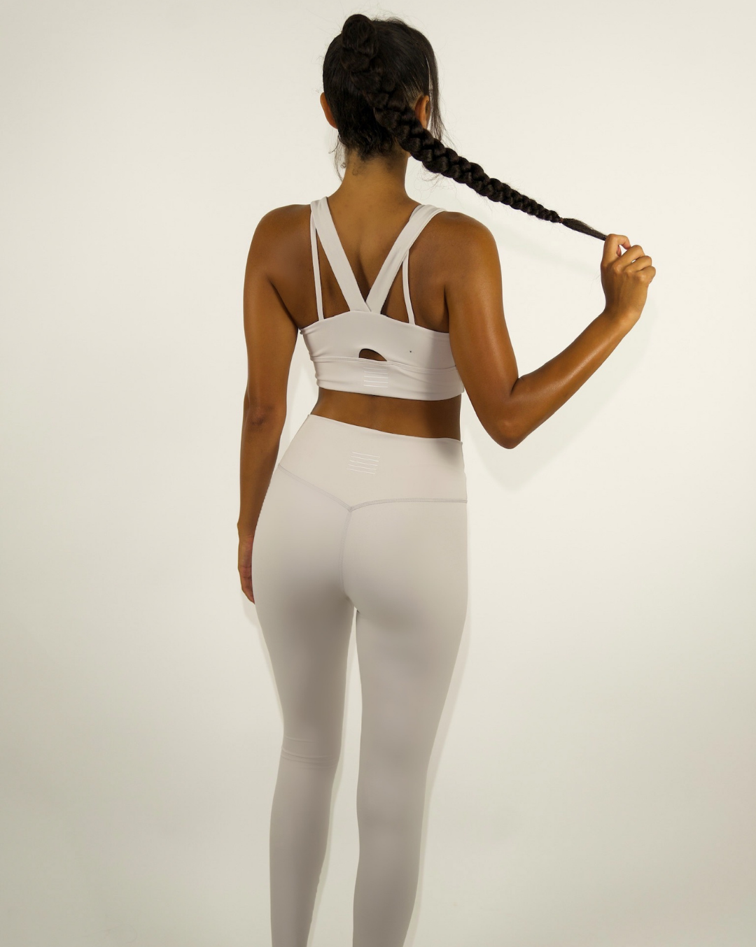 
                  
                    Moisture-wicking white fitness leggings
                  
                
